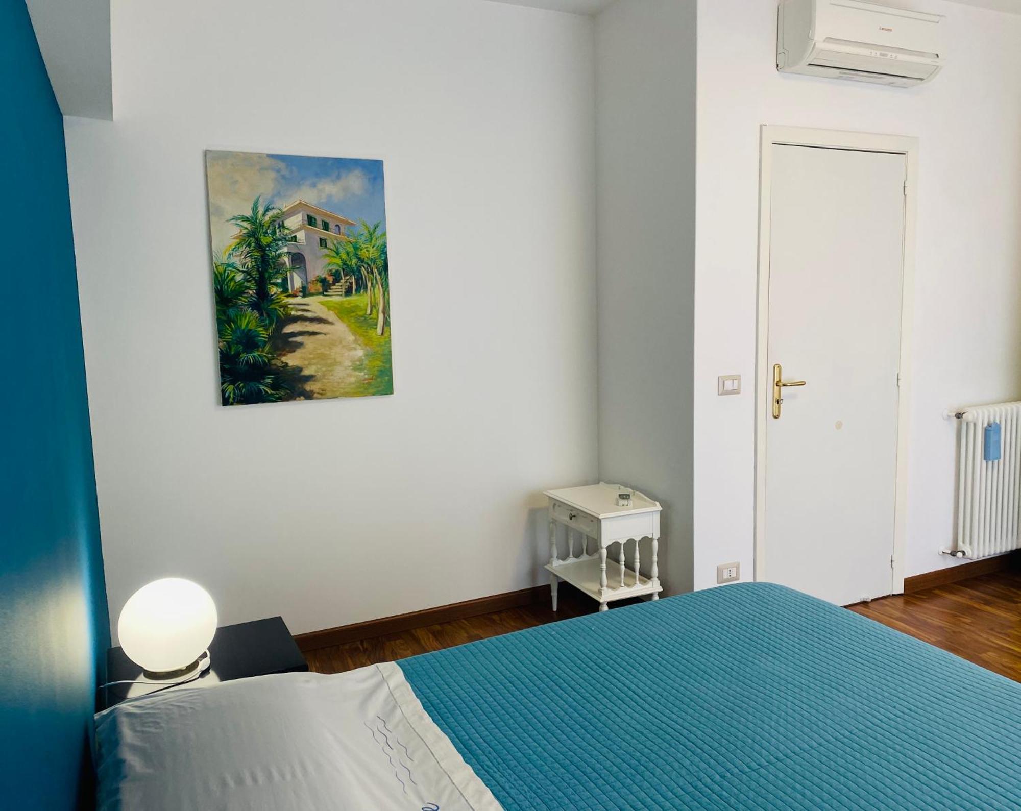 Mareluce Apartment *